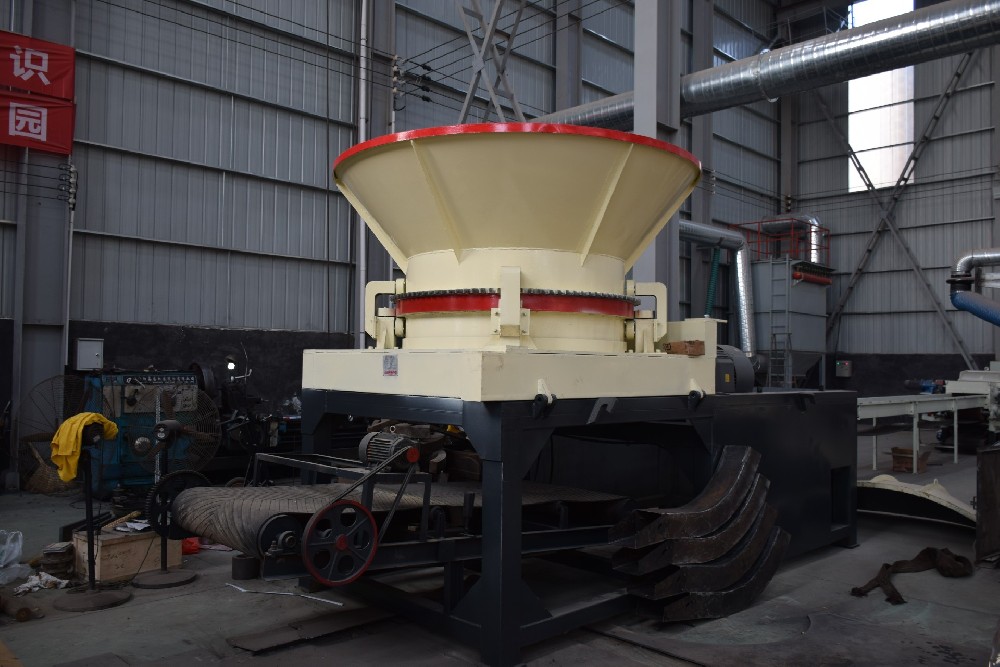 新型樹根粉（fěn）碎機