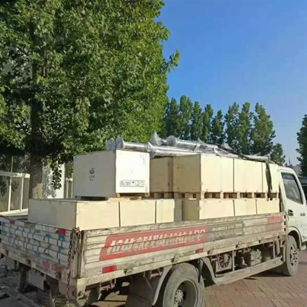 化工攪拌（bàn）設備裝車發貨